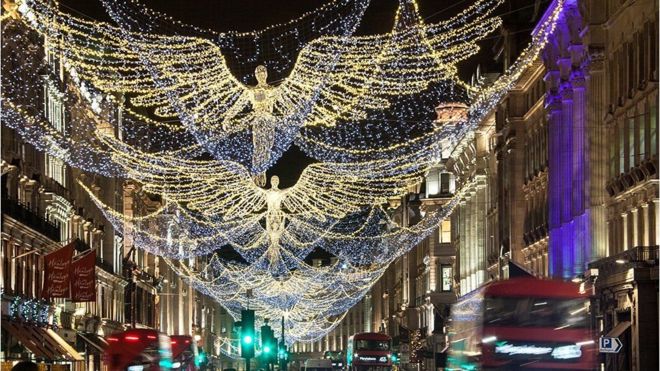 2017年圣诞彩灯——伦敦著名的高端购物街摄政街（Regent Street） 