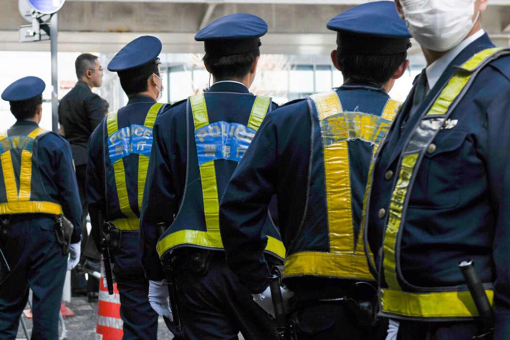 东京的警察，这是原告称他们受到警方种族定性对待的两处地点之一。