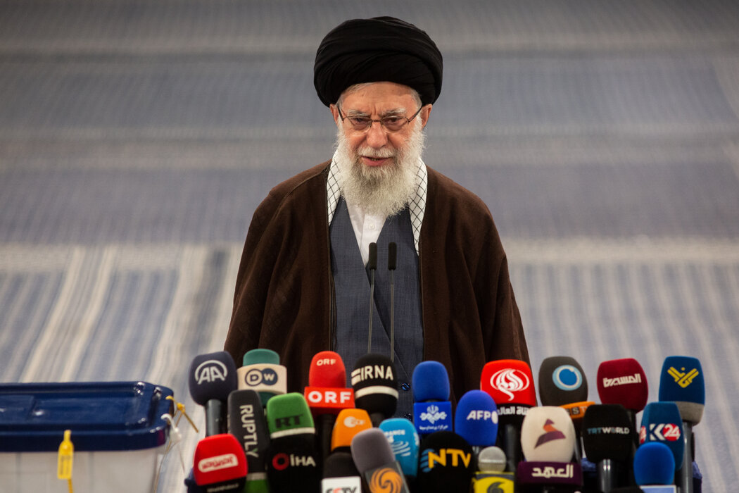 哈梅内伊，摄于三月。一些专家表示，伊朗有动机继续其核项目。