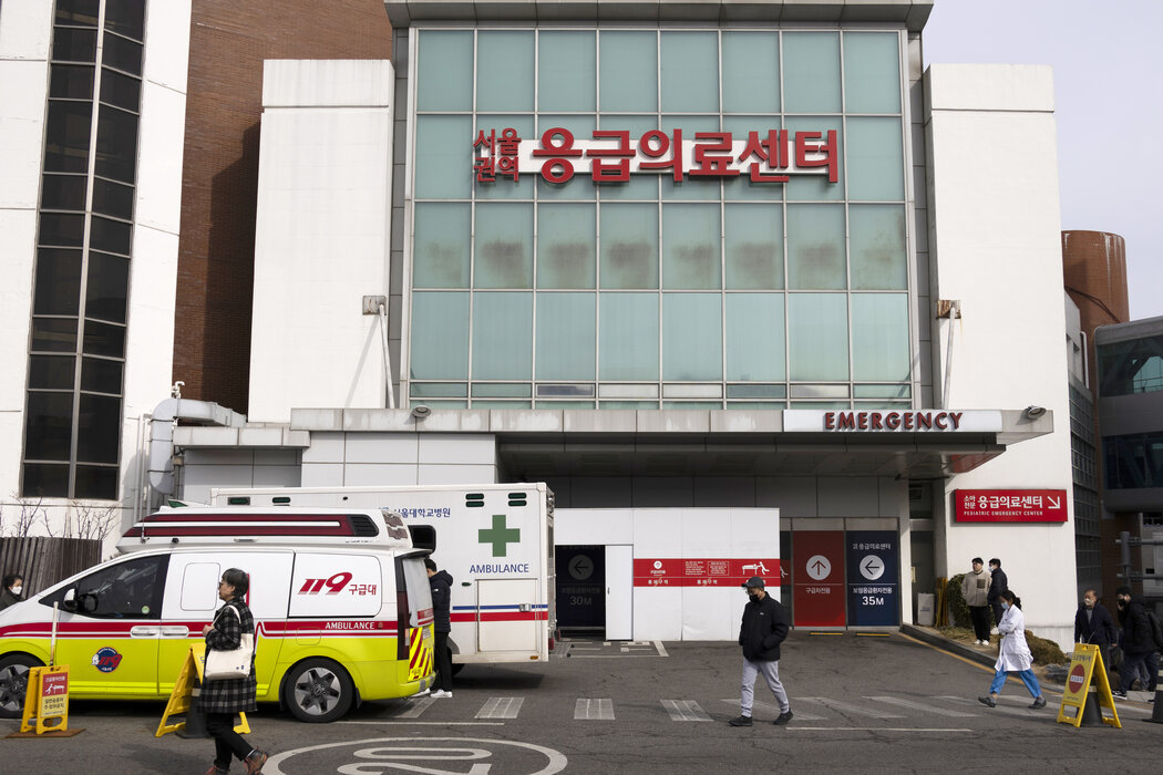 首尔国立大学医院。韩国一些大医院的手术受到了罢工的影响。