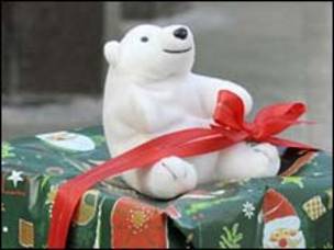 如果获邀去参加英国家庭的圣诞餐，记得随身带上小礼物以示感谢。