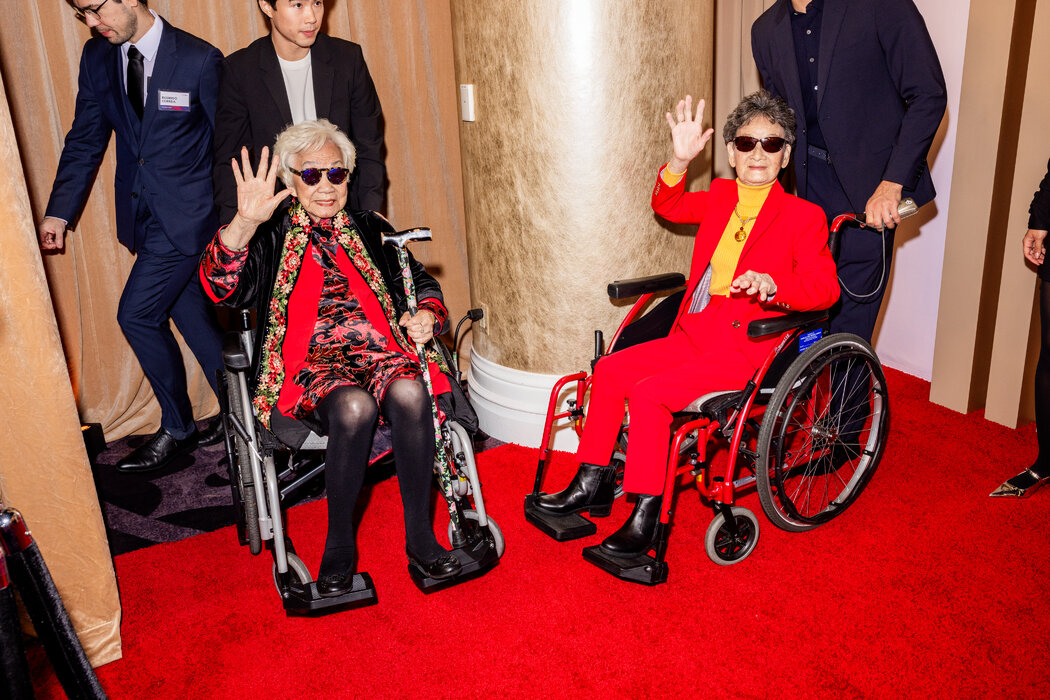 奥斯卡提名短片《奶奶跟外婆》中的易扬辉（左）和张丽华。